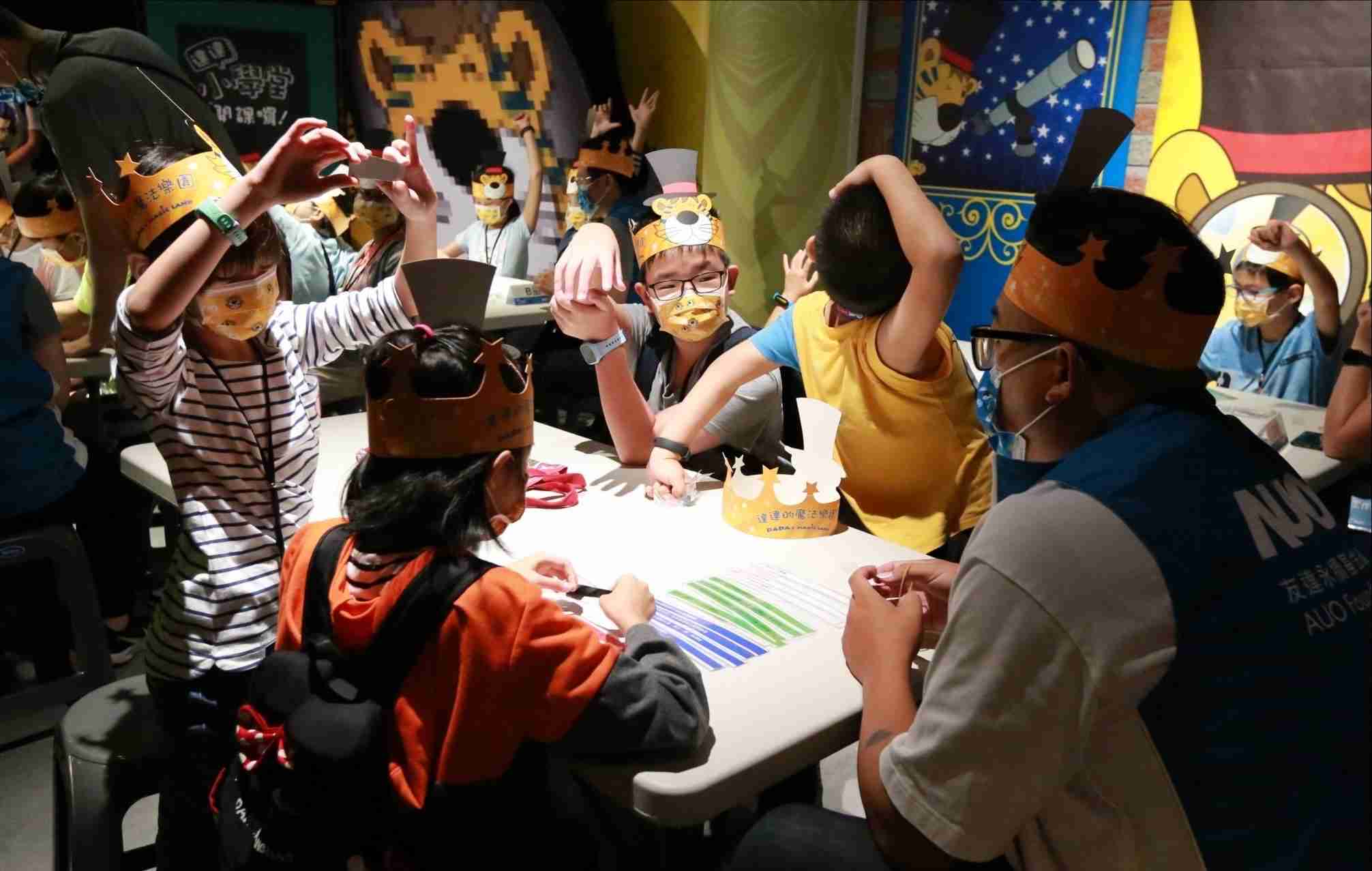 开云电子以永续理念推动全人教育计划，，内外结盟储备科普教育人才，，荣获亚太永续行动奖社会共融面的金奖肯定