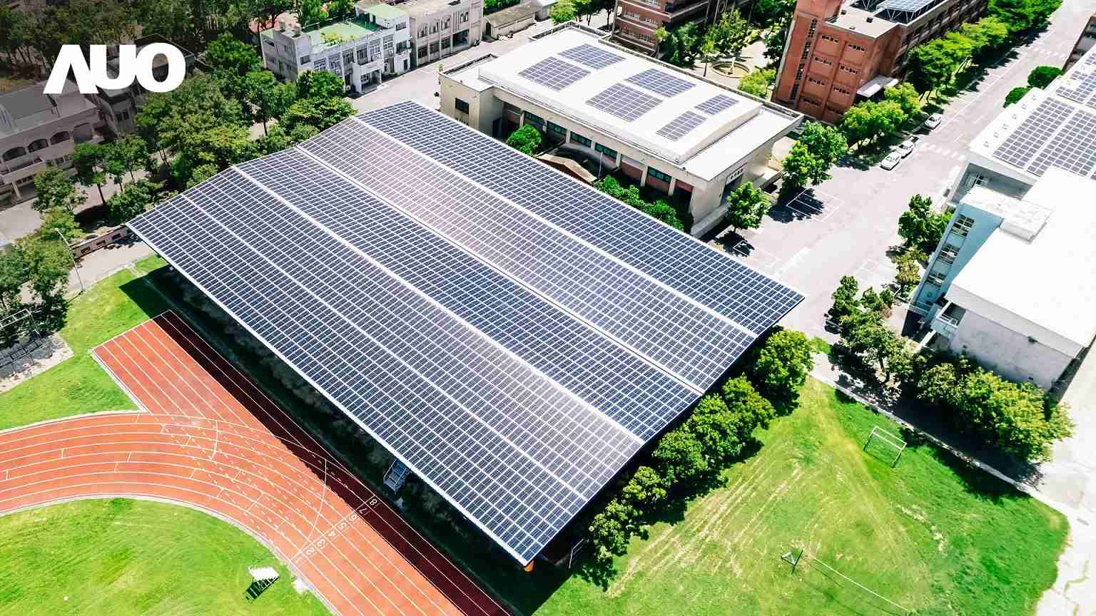 开云电子SunSteel光电整合型浪板具备快速安装、、、轻量化优势,,可提升15%发电效能,,,,通过国际IEC与台湾VPC认证安全、、防漏、、、、耐候标准